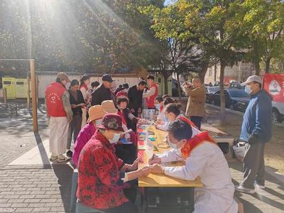 愛心義診情暖睦鄰——青島市胸科醫院到梅庵新區開展健康義診活動